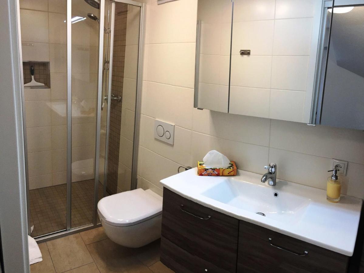Haus Am Eck - Gaestehaus Und Appartements Altotting Ngoại thất bức ảnh